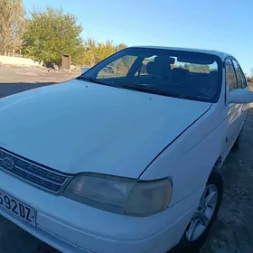 Toyota Carina 1993