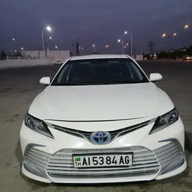 Toyota Camry 2021
