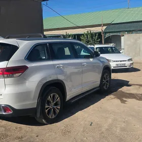 Toyota Highlander 2018