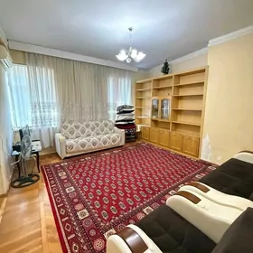 ЦЕНТР ВЫСОКИЕ ПОТОЛКИ 3 КОМН