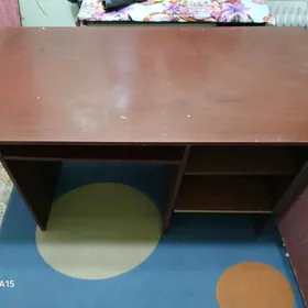 письменный стол