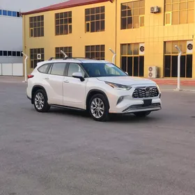 Toyota Highlander 2021