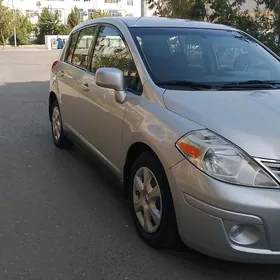 Nissan Versa 2010