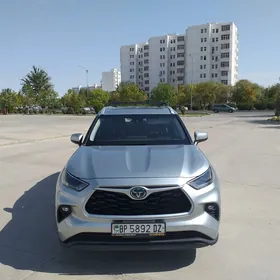 Toyota Highlander 2021