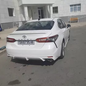 Toyota Camry 2020