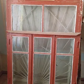Tahta ramkaly aynasy bilen