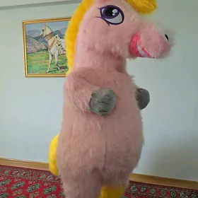 Poni yedinarog mishka