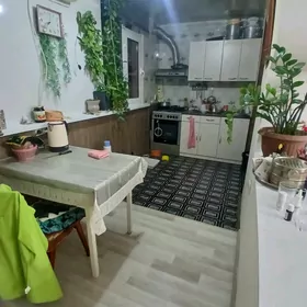1ком гостинка 5мкр 1этаже