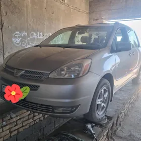 Toyota Sienna 2004