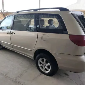 Toyota Sienna 2005