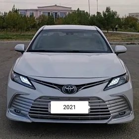 Toyota Camry 2021