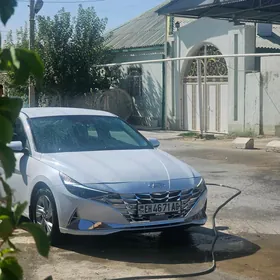 Hyundai Elantra 2021