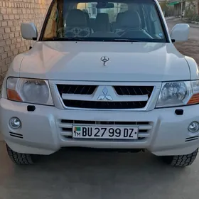 Mitsubishi Pajero 2002