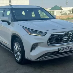 Toyota Highlander 2022