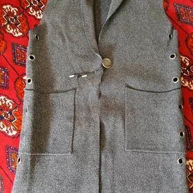 Безрукавка,тёплая,удлиненная