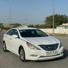 Hyundai Sonata 2011