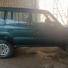 Mitsubishi Pajero 1996