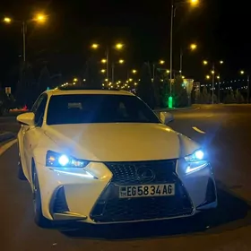 Lexus IS 350 2020