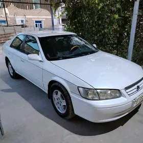 Toyota Camry 2000