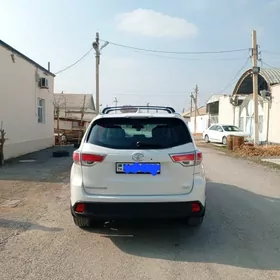 Toyota Highlander 2016