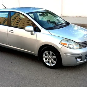 Nissan Versa 2012