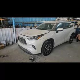 Toyota Highlander 2021