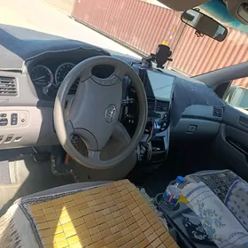 Toyota Sienna 2004