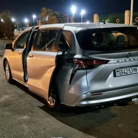 Toyota Sienna 2022
