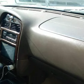 Nissan Pathfinder 2000