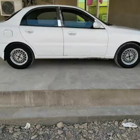 Daewoo Leganza 2000