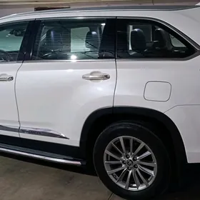 Toyota Highlander 2019