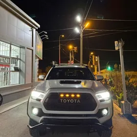 Toyota Tacoma 2017