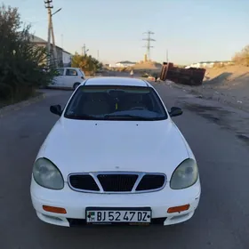 Daewoo Leganza 1998