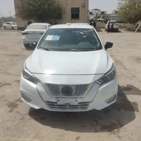 Nissan Versa 2021
