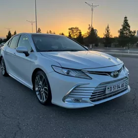Toyota Camry 2020