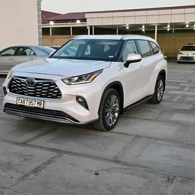 Toyota Highlander 2021