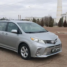 Toyota Sienna 2020