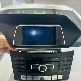 mersedes E300 Monitor magnitaf