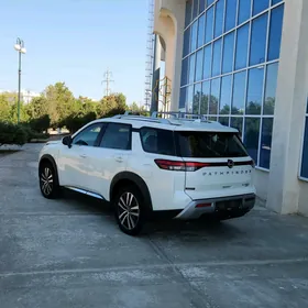 Nissan Pathfinder 2022