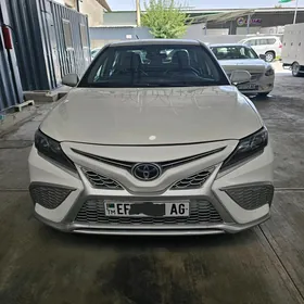 Toyota Camry 2021