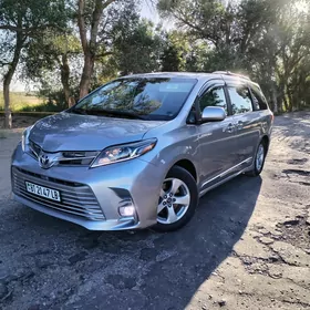 Toyota Sienna 2020