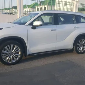 Toyota Grand Highlander 2021