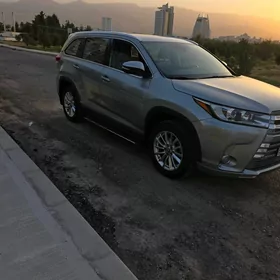 Toyota Highlander 2019