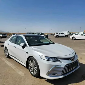 Toyota Camry 2021