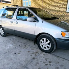 Toyota Sienna 2001