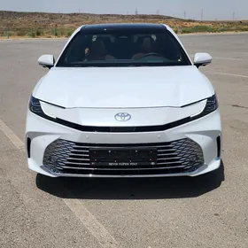 Toyota Camry 2025