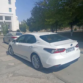 Toyota Camry 2021