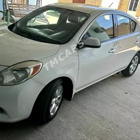 Nissan Versa 2013