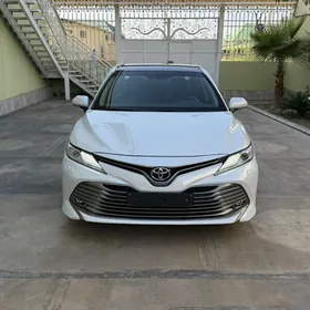Toyota Camry 2019