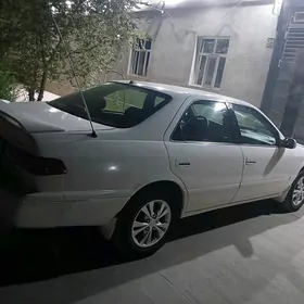 Toyota Camry 2000